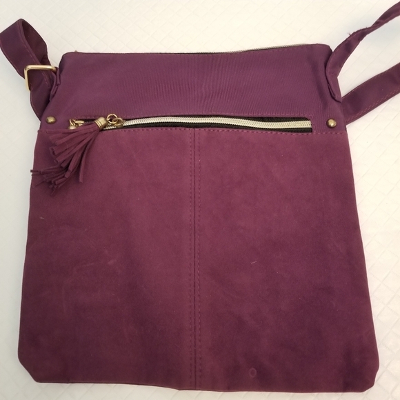 Purple Cross Body Bag Adjustable Strap 10 X 11 RN 129406 - Picture 1 of 7